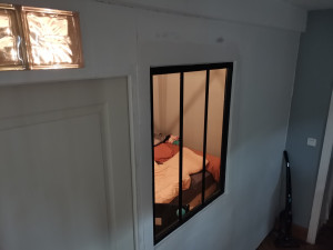 Photo de galerie - Pose verrière dans cloison placo