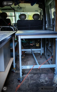 Photo de galerie - Récupération de la marchandise en salle de vente, suivie de la livraison directe chez le propriétaire