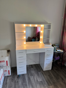 Photo de galerie - Coiffeuse 