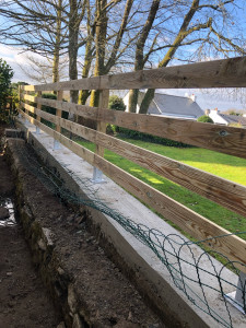 Photo de galerie - Ancien muret en pierre rénové et rehaussé 