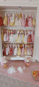 Photo de galerie - Petites robes confectionné pour contenir les dragées 