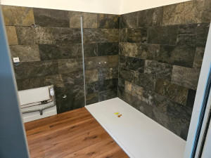 Photo de galerie - Faience et sol de salle de bain