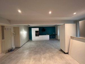 Photo de galerie - Pose des plaue de plâtre, réalisation de peinture et pose de carrelage au sol