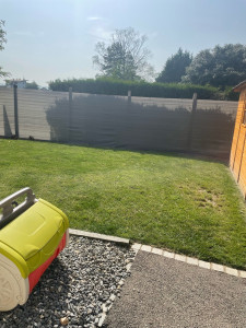 Photo de galerie - Enlevé ancienne clôture et pause de la nouvelle clôture 