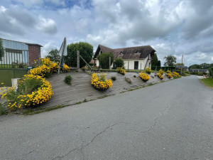 Photo de galerie - Pose d’un talus fleurie 