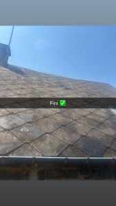 Photo de galerie - Démoussage toiture fini avec produit passé un client satisfait 