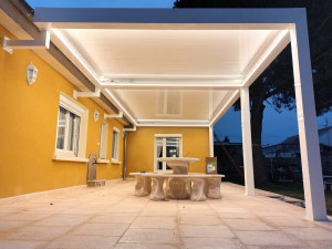Photo de galerie - Bioclimatique avec led 


