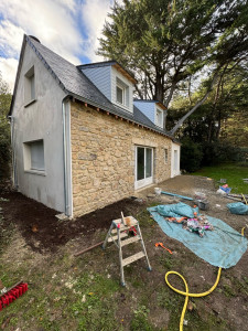 Photo de galerie - Enduit blanc est joint de pierre beige