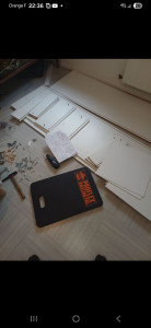 Photo de galerie - Montage d'un meuble en kit 3 colis