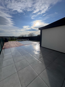 Photo de galerie - Pose d une dalle sur plot 