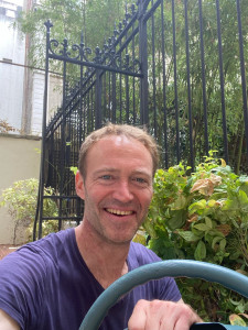 Photo de galerie - Hello la compagnie pensez à faire entretenir votre jardin !
