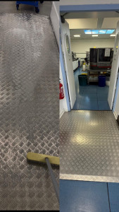 Photo de galerie - Remise en état en profondeur d’un sol industriel en aluminium