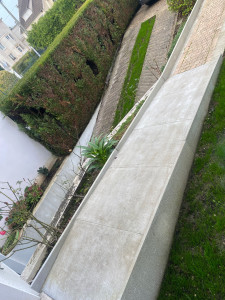 Photo de galerie - Rampe en beton pour fauteuil roulant 