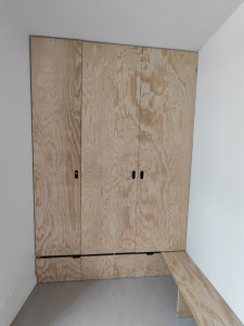 Photo de galerie - Meuble d'entrée dressing, fait sur mesure en contreplaqué 