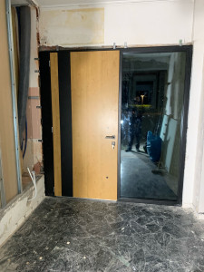 Photo de galerie - Dépose et pose d’une porte d’entrée 