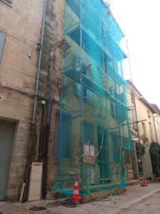 Photo de galerie - Réalisation de décryptage et nettoyage façade plus rejointage 
