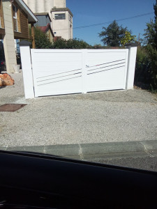 Photo de galerie - 
portail battant 