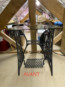 Photo de galerie - PETITE TABLE BUREAU 