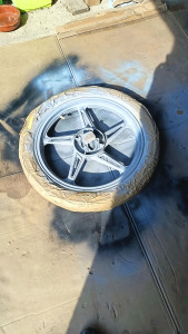 Photo de galerie - Peinture pour une restauration moto. 