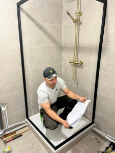 Photo de galerie - Pose paroi de douche