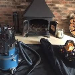Photo de galerie - Ramonage cheminée avec aspirateur à cendre 