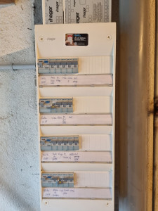 Photo de galerie - Ici aussi l'installation complète d'un tableau électrique de la marque hager.