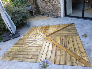 Photo de galerie - Terrasse bois sûr mesure 