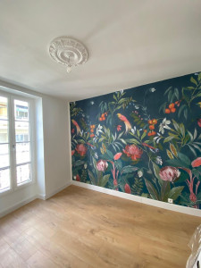 Photo de galerie - Tapisserie et moulure