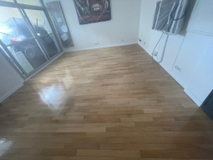 Photo de galerie - Ponçage du parquet pose du vernis 