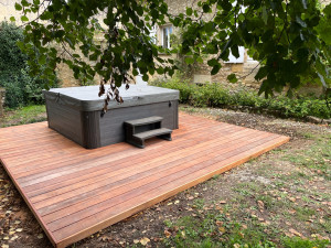 Photo de galerie - Aménagement d’une terrasse bois autour d’un spa