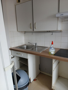 Photo de galerie - Pause, d'un plan de travail plus lavabo. Plus. Plaque à induction.