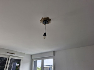 Photo de galerie - Remettre l'installation d'origine avant de poser les lustres.