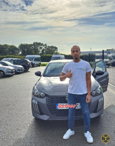 Photo de galerie - Entreprise proposant des services personnalisés de transport VTC, de livraison et convoyage de voiture ,et aussi  de ménage sur mesure à domicile et   bureau. 