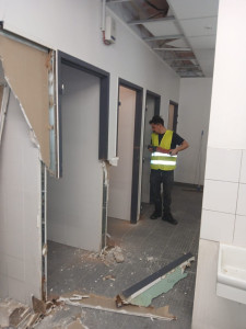 Photo de galerie - Destruction de WC public 
