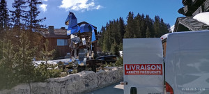 Photo de galerie - Transport express et livraison en station de ski – intervention ORMIGA Services à Courchevel, Méribel et alentours.