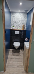 Photo de galerie - Renovation wc complet avec création et pose lave main.