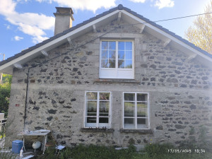 Photo de galerie - Habillage des avant toit en PVC et planche de rive en alu thermo laqué réalisé a la Vacheresse (43)