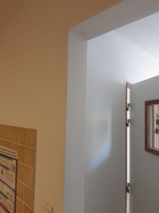 Photo de galerie - Création d'une ouverture,  puis peintures colorées pour séparer les pièces. 