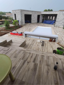 Photo de galerie - Carreleur sérieux et expérimenté, pose de carrelage sols et murs, intérieur/extérieur. Travail soigné, respect des délais, devis gratuit.