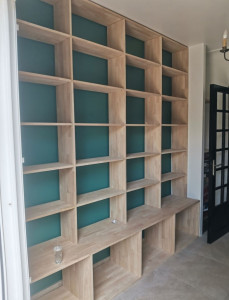 Photo de galerie - Bibliothèque en hévéa