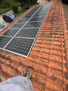 Photo de galerie - Nettoyage hydrofuge toiture 