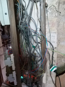 Photo de galerie - Tout est à revoir... c'est en cours 
