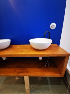 Photo de galerie - Réalisation de salle de bain plus création de meuble fait main