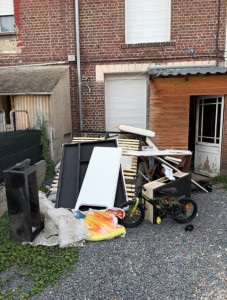 Photo de galerie - Avant débarras d'une cour
