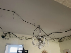 Photo de galerie - Encastrement fils électrique avant intervention 