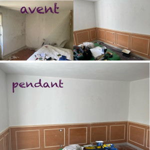 Photo de galerie - Dépose de l’ancien tissu, rénovation des murs et du plafond à l’enduit, création de moulures en bois