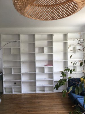 Photo de galerie - Montage bibliothèque sur mesure mobibam