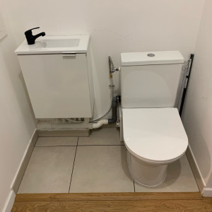 Photo de galerie - Création, petit toilette, WC et Sonibroyeur, lave main