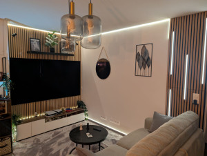 Photo de galerie - Pose Tasseaux avec des Led+ Télé 