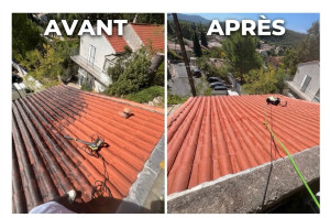 Photo de galerie - Nettoyage de Toiture, avec application de produits professionnel et passage du Karcher à base pression pour ne pas abîmer la tuile